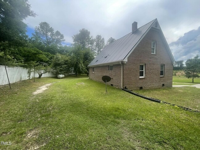 Building Photo - 1237 Martin Pond Rd