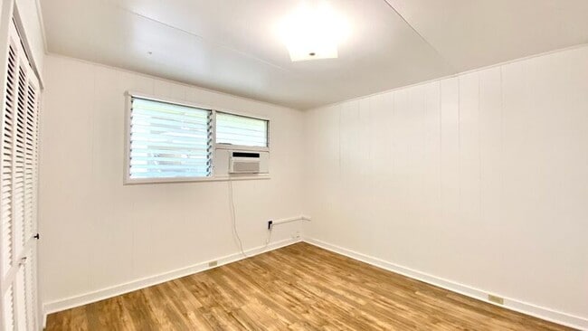 Building Photo - 3007 Lanikaula St