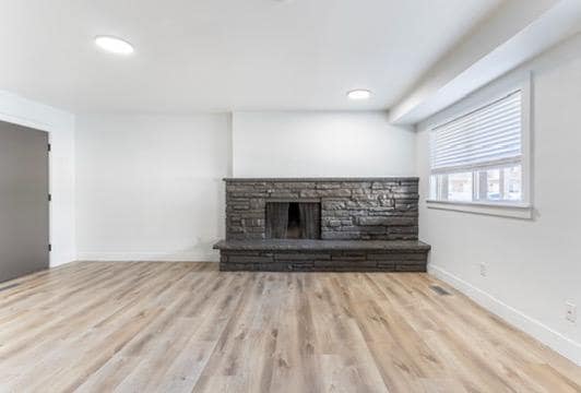 Building Photo - 350 S 900 E St