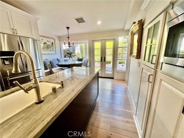 Building Photo - 521 Seaview St