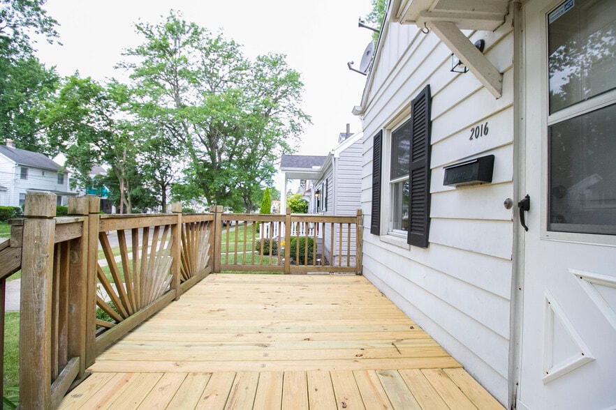 Building Photo - 2016 Balkan Pl