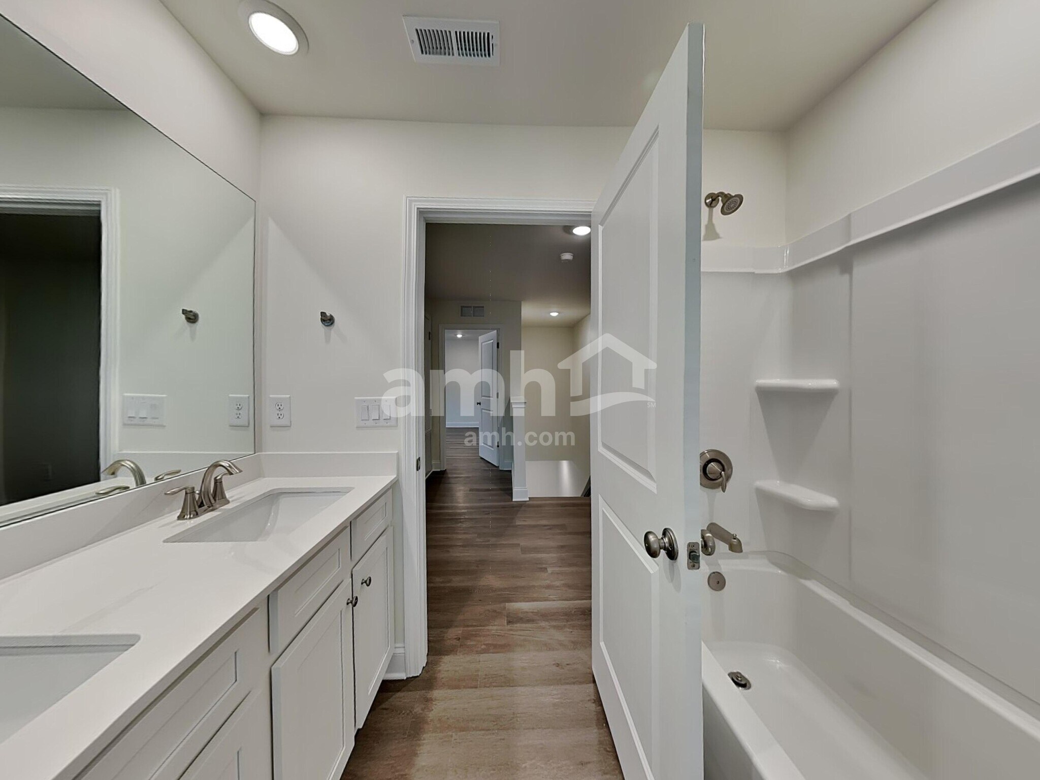 Building Photo - 890 Jubilation St