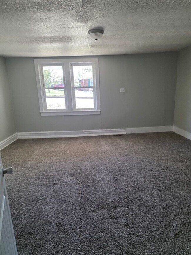 Building Photo - Cozy 3 Bedroom Home in Clarksville!