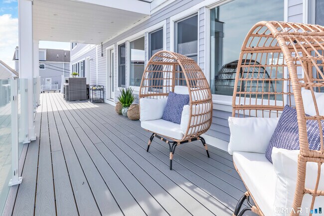 Building Photo - 9 Stowe Ave