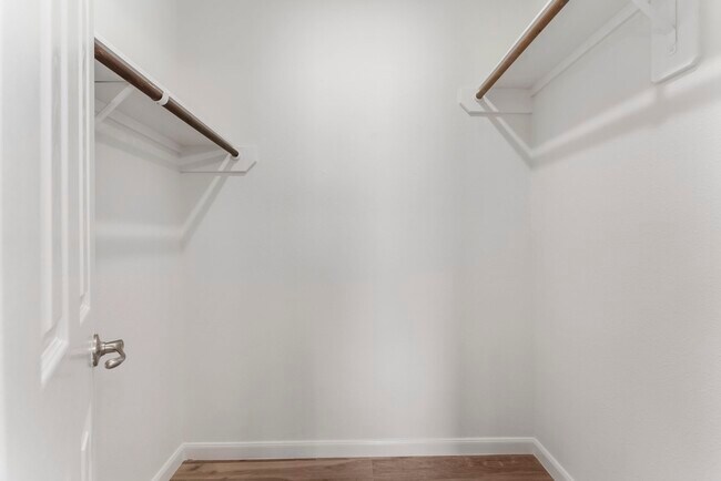 Building Photo - 2 Granite Path Pl