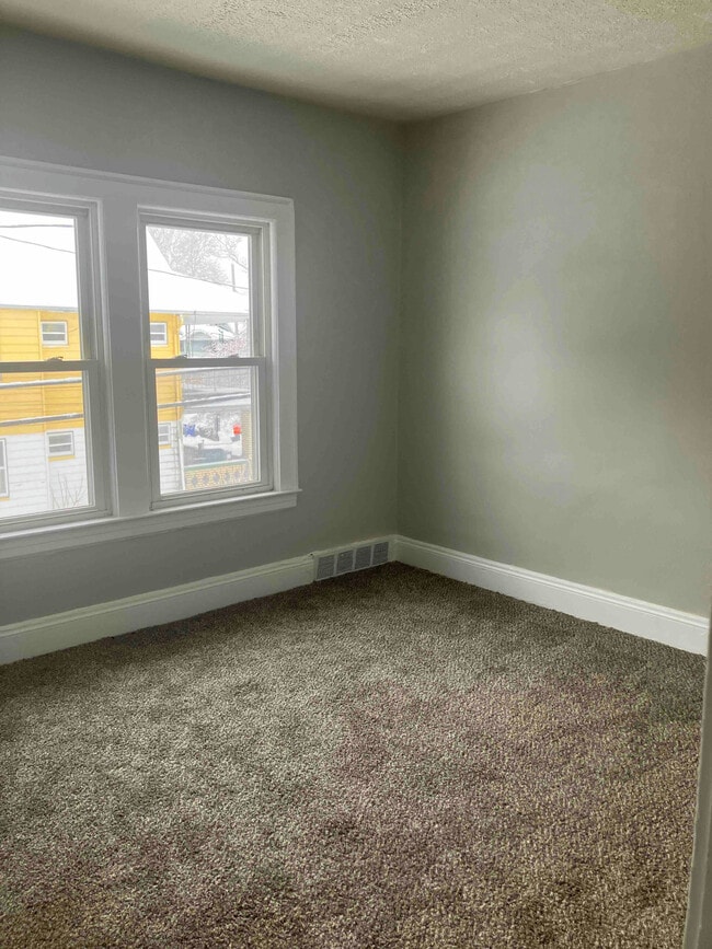 Building Photo - 3615 E 146th St