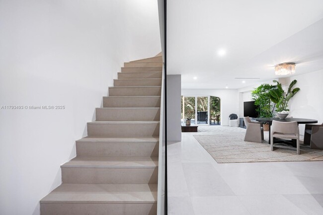 Building Photo - 6206 Paradise Point Dr