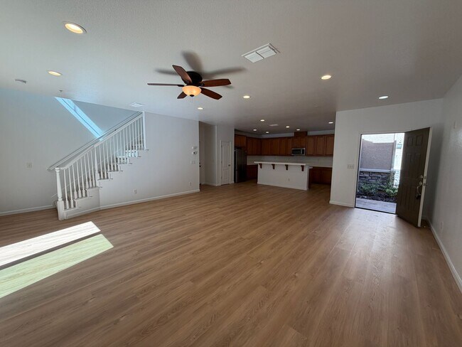 Building Photo - 3301 N Park Dr