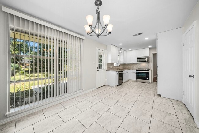 Building Photo - 9614 Long Branch Ln