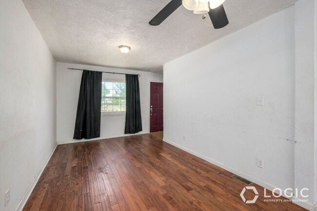Building Photo - Home in Manti