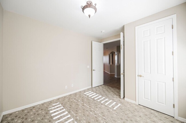 Building Photo - Beautiful 2 bd/2 bath condo in luxury gated Summerlin community ON TPC GOLF COURSE