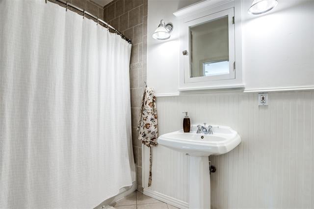 Building Photo - 5506 Ridgedale Ave