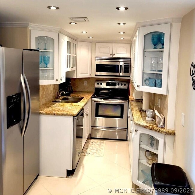 Building Photo - 1 Las Olas Cir
