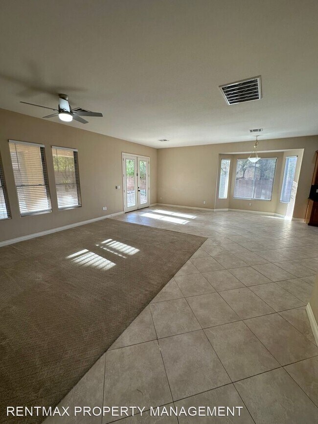 Building Photo - 4 br, 4.5 bath House - 2743 S MILLER LN