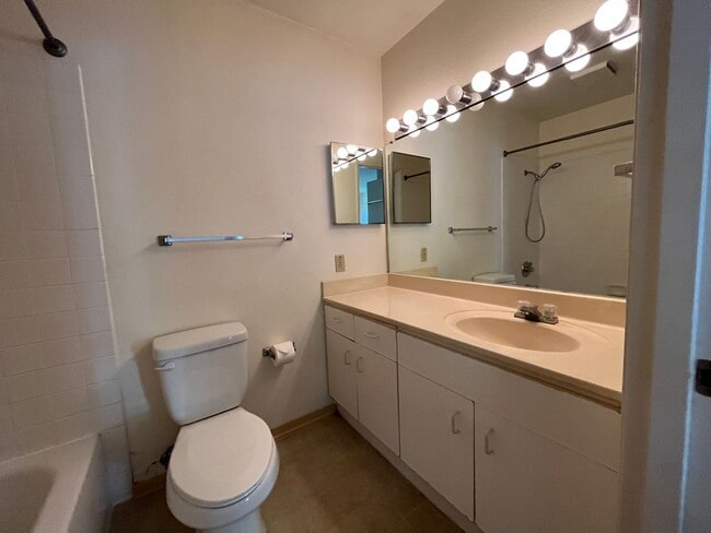 Building Photo - Gardens at Launani (Mililani Tech Park) - A/C, ground floor, 2 bed, 2 bath, 2 parking