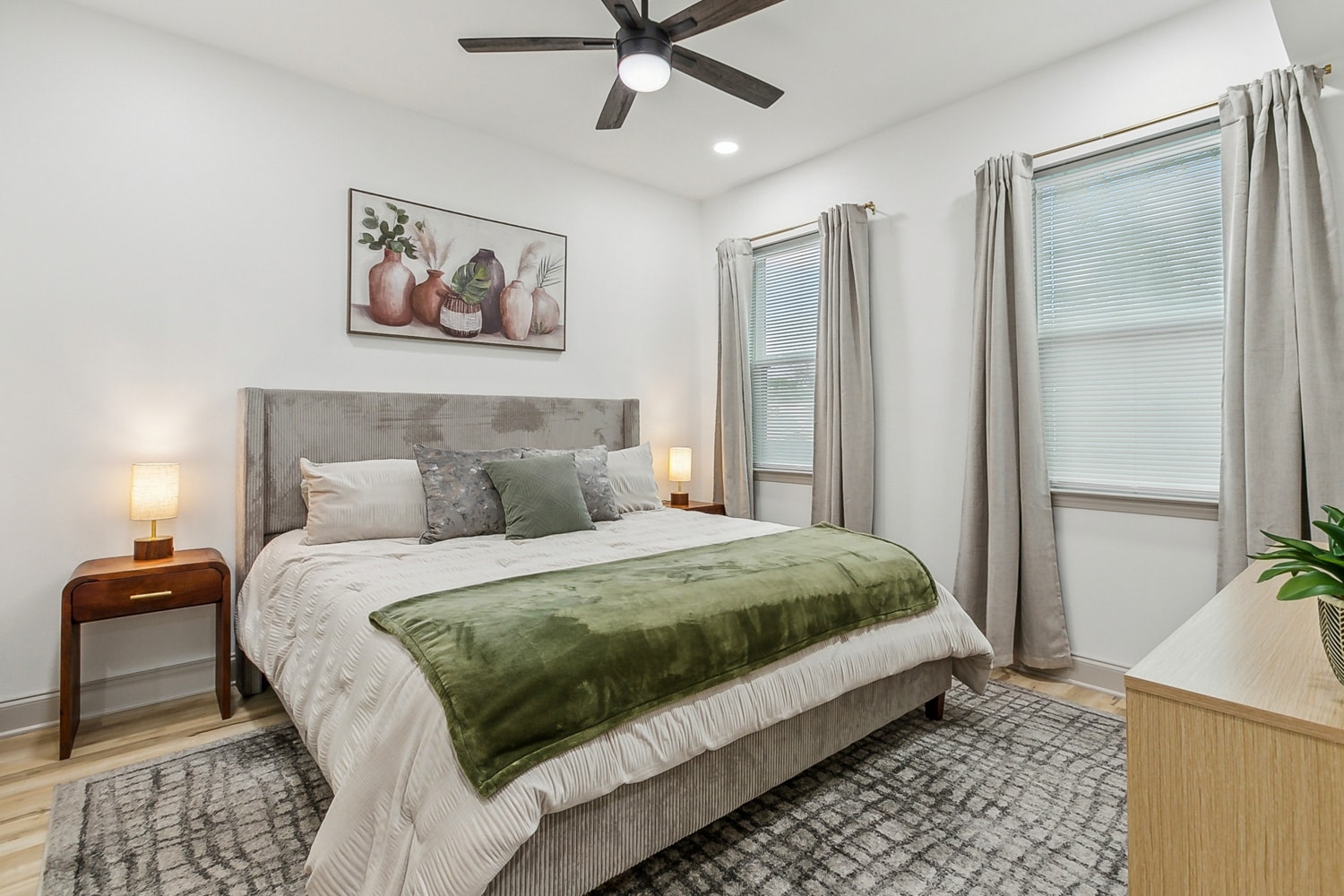 See how a king bed fit in Mater Bedroom - 3923 Clematis St