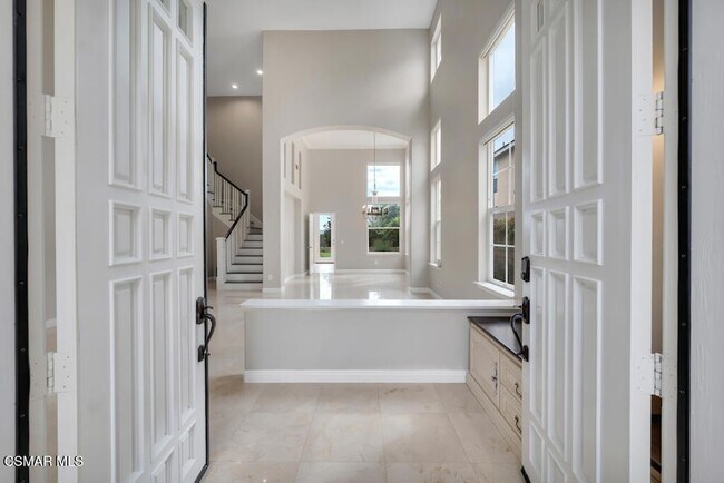 Building Photo - 6320 Ballantine Pl