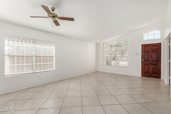 Building Photo - 1580 W Springfield Way