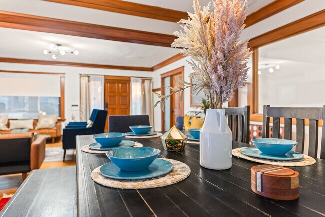 Building Photo - 732-736 Redondo Ave