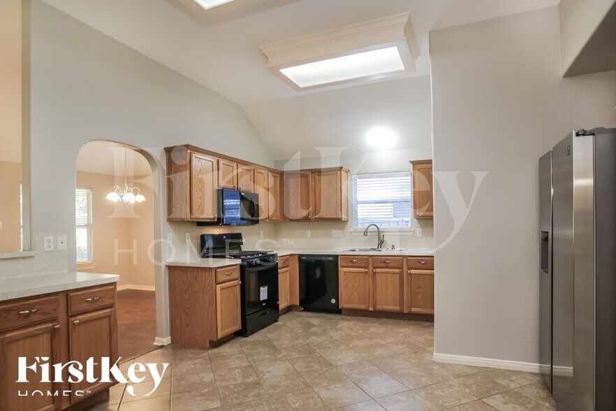 Building Photo - 21538 Forest Colony Dr