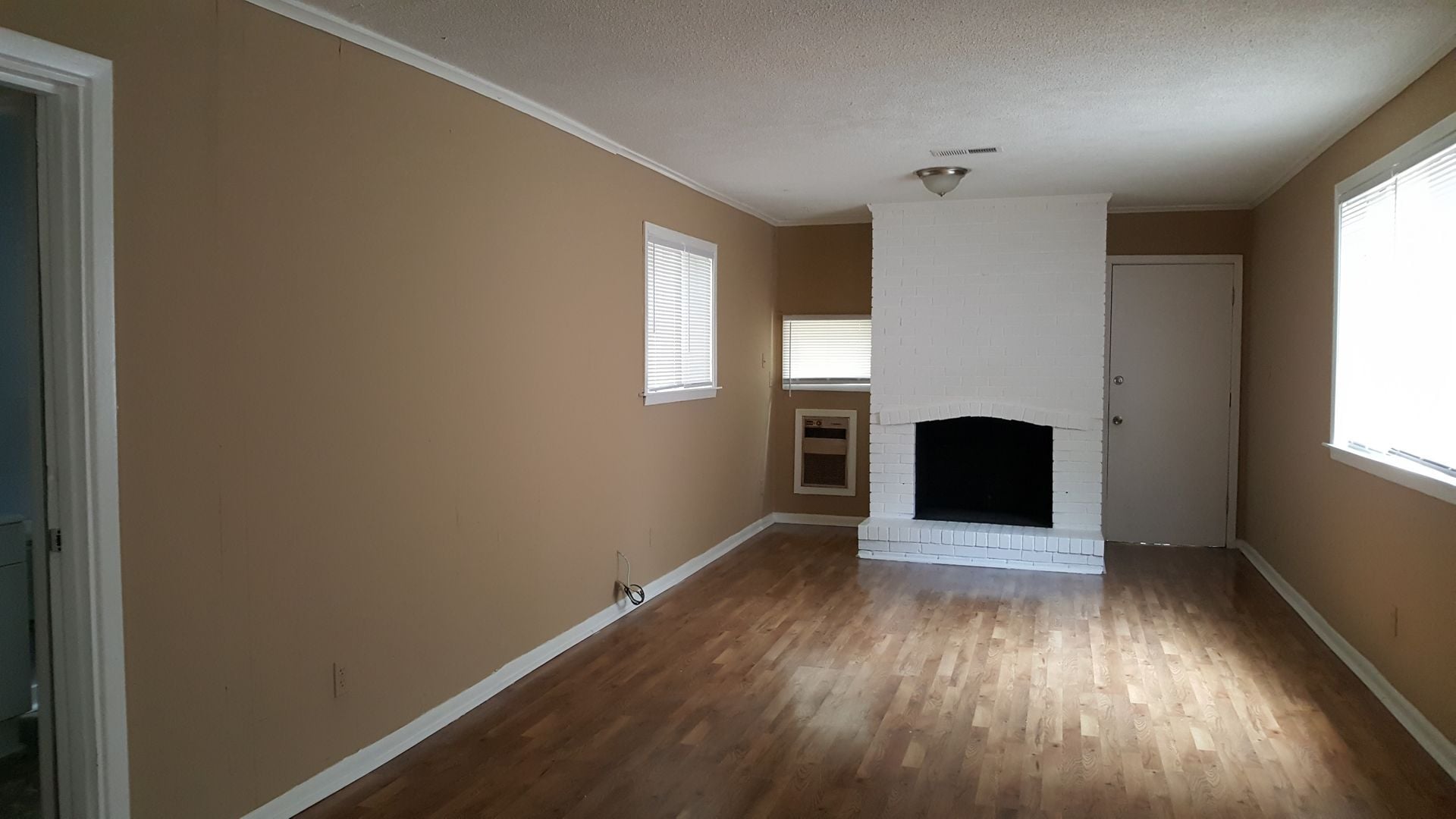 Building Photo - 1390 Grand St