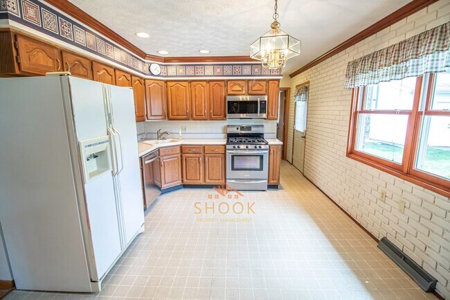 Building Photo - Cute 3 BR Ranch in Romney - 10 Minute Drive to Lafayette!
