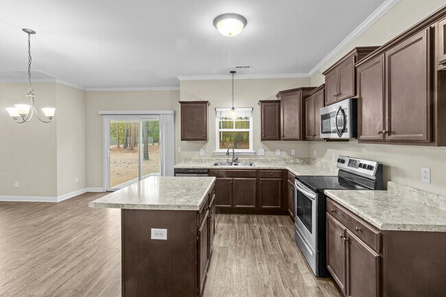 Building Photo - 405 Crestmont Ct