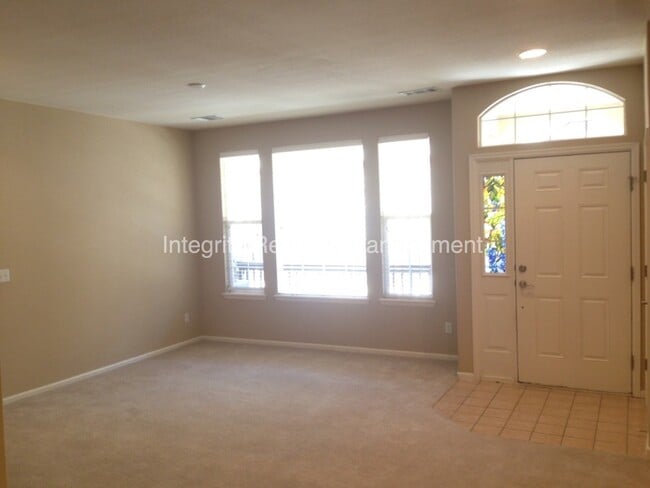 Building Photo - 1381 Royal Troon Dr