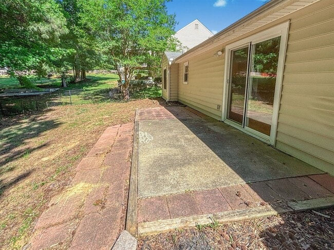 Building Photo - 1497 Chaseway Cir