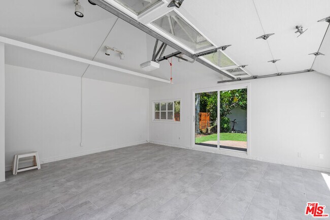 Building Photo - 769 Wildomar St