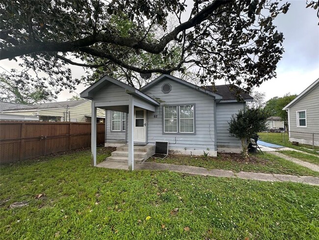 Primary Photo - 62 Fichter St