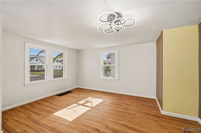 Building Photo - 171 Weston Ave