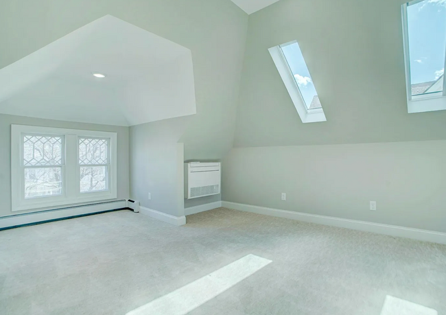 Building Photo - Perfect 5BR Home in Uptown!