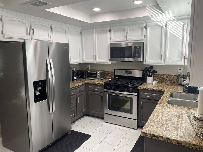 Building Photo - 26356 W Plata Ln