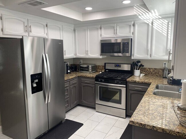 Building Photo - 26356 W Plata Ln