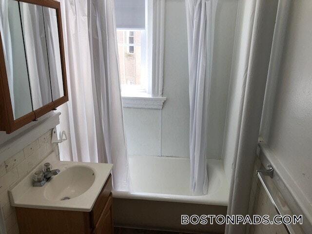 Building Photo - 1185 Boylston St