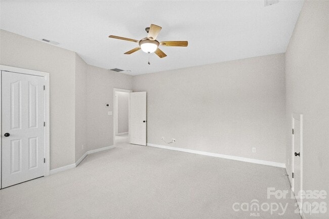 Building Photo - 704 Deercross Ln