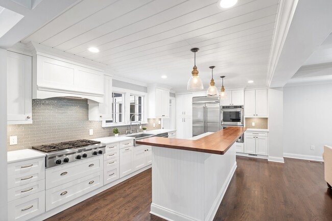 Building Photo - 20 Rustic Terrace