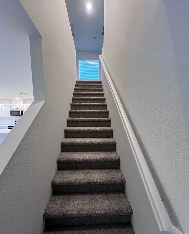 Building Photo - BEAUTIFUL NEW SMART HOME IN WEST ROSEVILLE!!