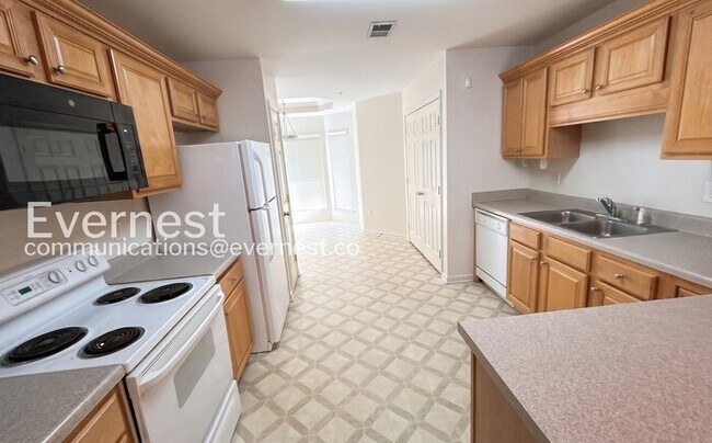 Building Photo - 2 Bed & 2 Bath House / Pet-friendly / Section 8 Accepted