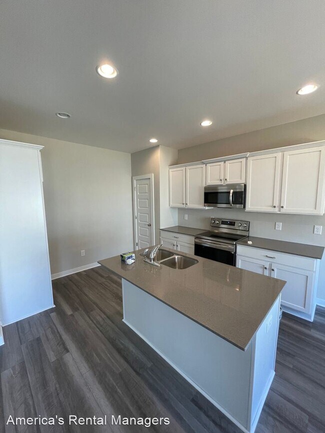 Building Photo - 4 br, 2 bath House - 2138 Sullivan Drive