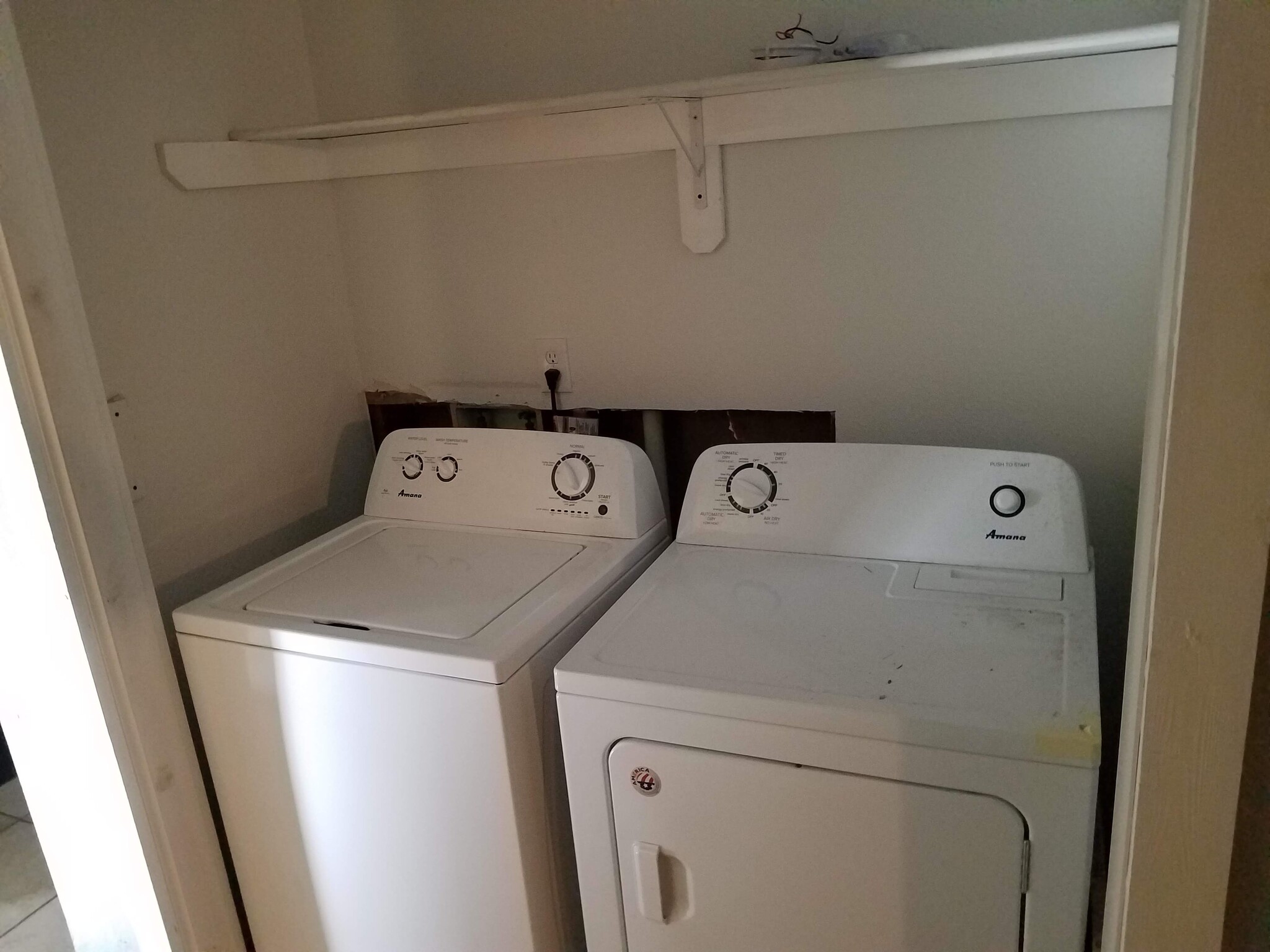 Washer &amp; Dryer - 2125 Surrey Ln