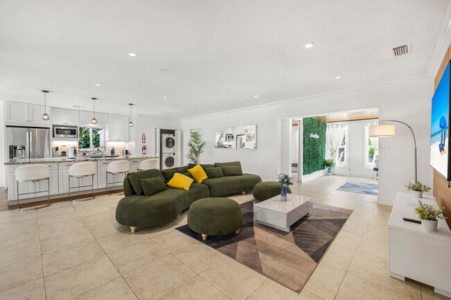 Building Photo - 11121 Griffing Blvd