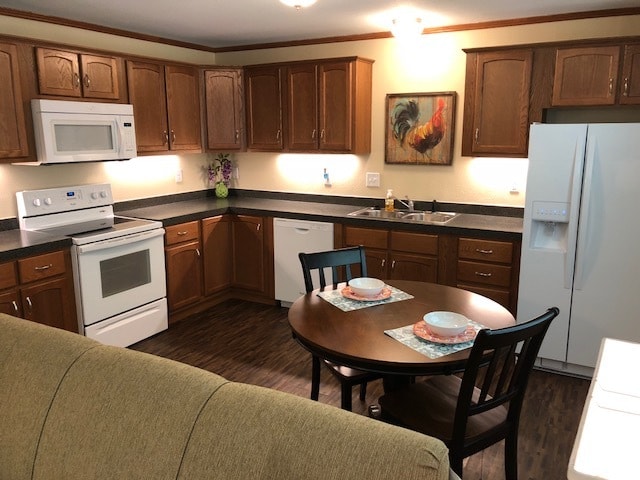 Building Photo - 204 E 10th Ave