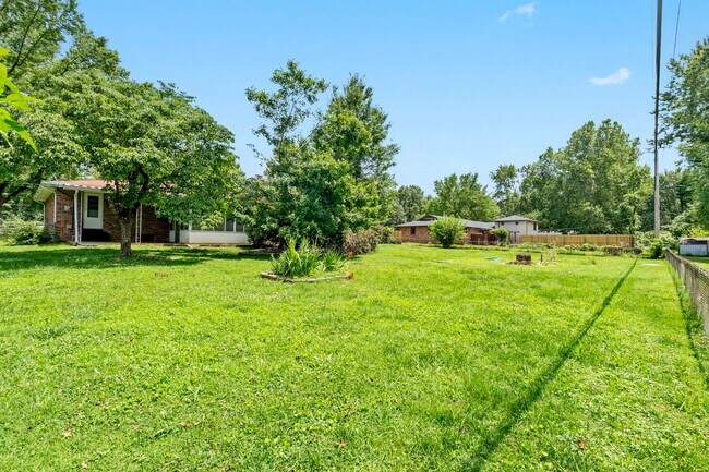 Building Photo - 4267 S Ridgecrest Dr