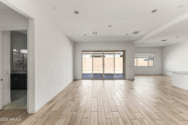 Building Photo - 9342 W Roma Ave