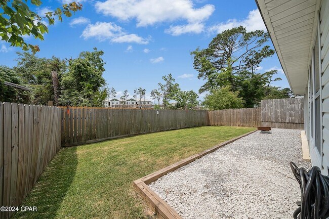 Building Photo - 205 Woodlawn Ct