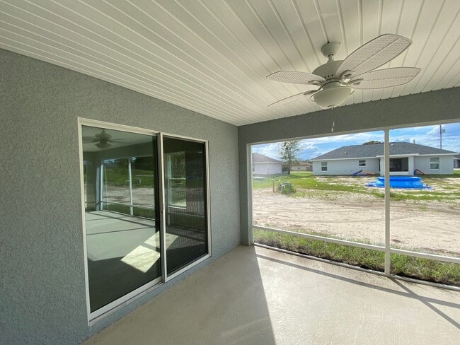 Building Photo - Desirable SE Ocala neighborhood 3/2/2 ** Wont Last**