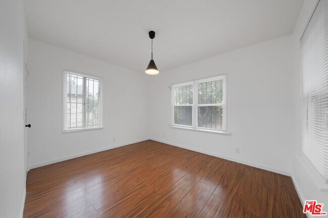 Building Photo - 235 Joy St