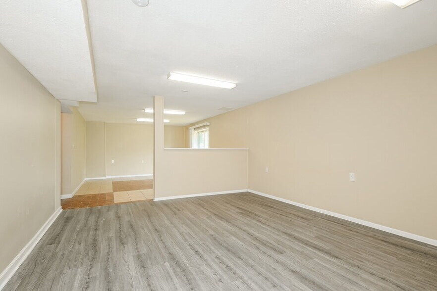 Building Photo - 1202 Liberty Cross